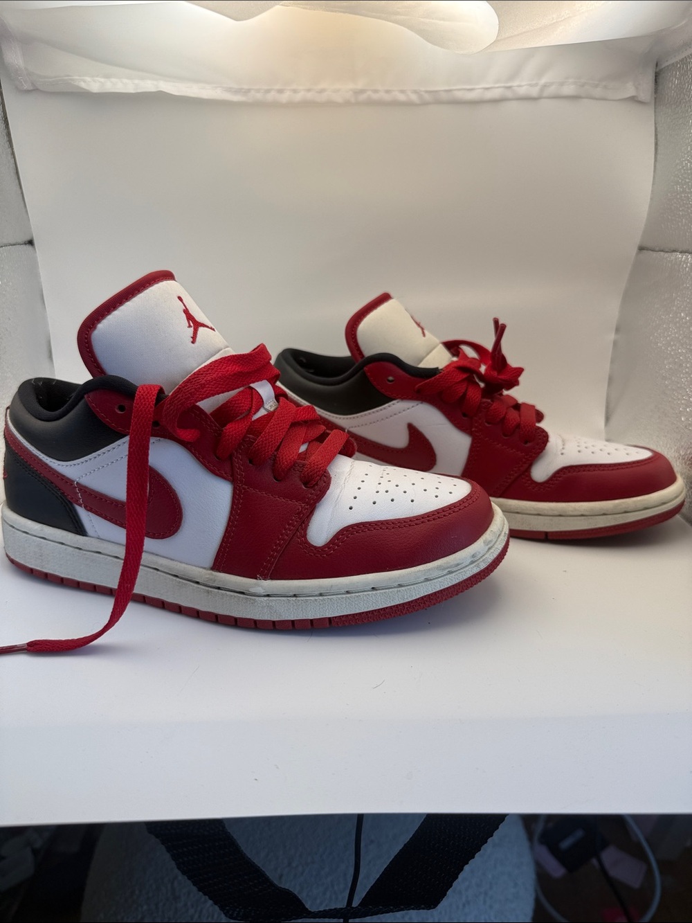 Authentic Nike Air Jordans 1 Women’s Worn Once - Picture 2 of 6